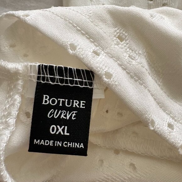 White eyelet pull on blouse, size XL.  Perfect for summer! - Picture 5 of 5